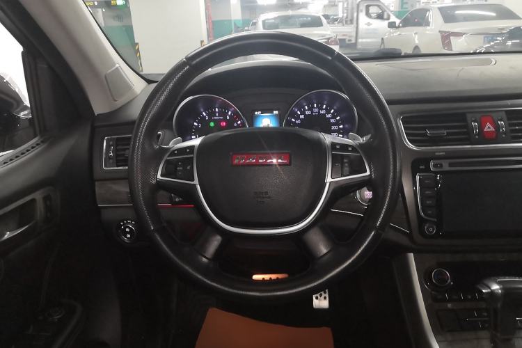 Used Haval H8 2015 2.0T two-wheel drive Comfort trim level