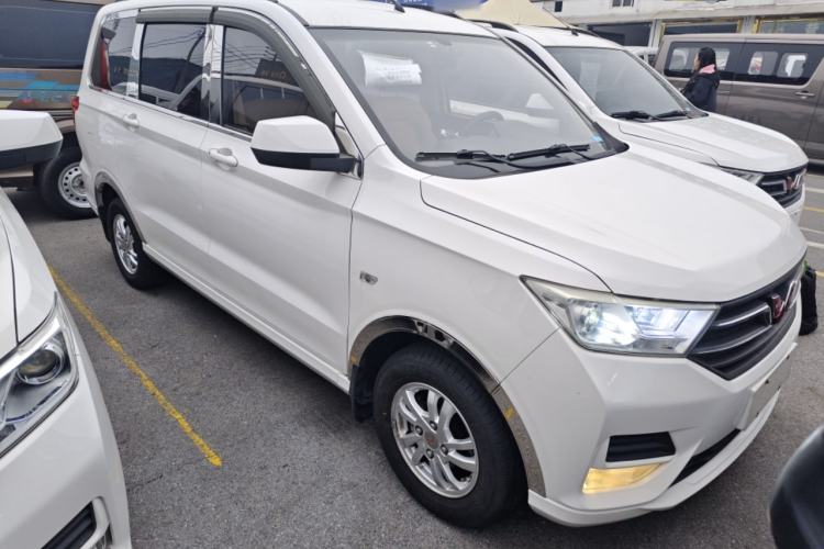 Used Wuling Hongguang 2019 1.5L S Comfort Edition China VI LAR

