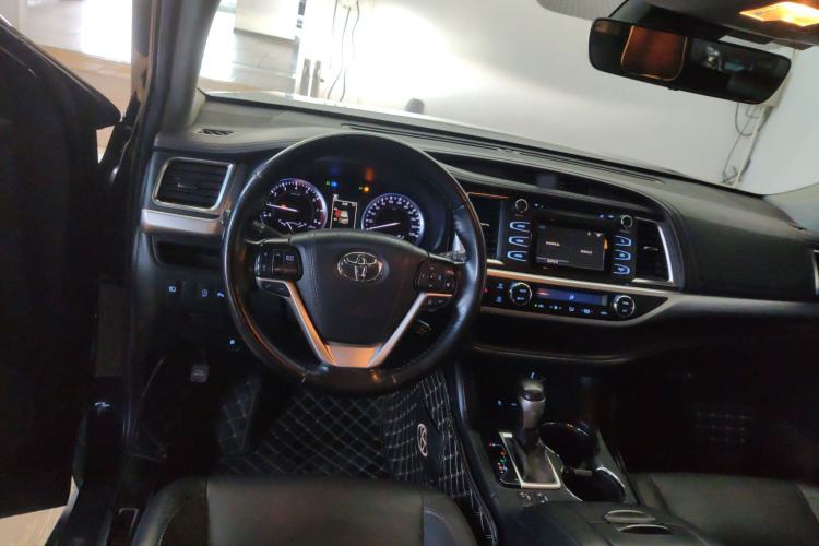 Used Toyota Highlander 2018 2.0T Four-Wheel Drive Luxury Version 7 Seats China VI Standard
