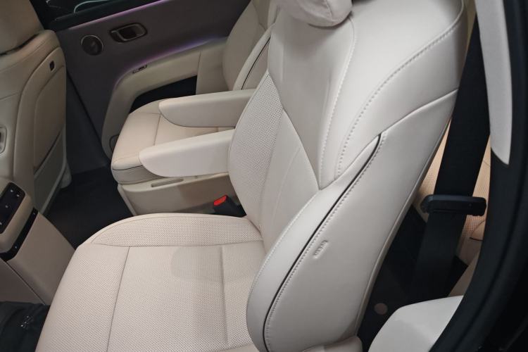 Used Li Auto Li Auto i8 2025 Standard Edition
