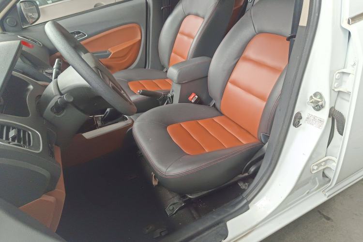 Used Geely Auto Diamond 2016 1.5L Manual Elite Version China IV Standard
