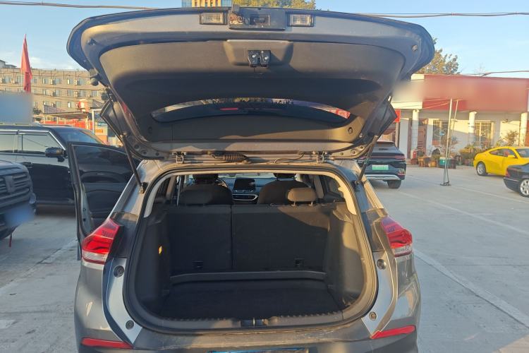 Used Chevrolet Trax 2019 Redline 335T CVT Trendy Version China VI Standard
