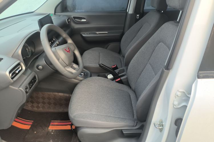 Used Wuling Hongguang New Energy 2025 Extended-Range Hybrid 50KM Comfort Version
