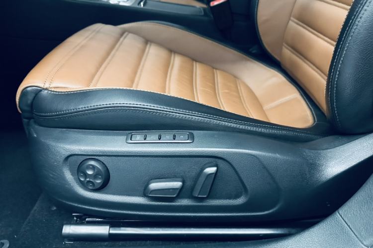 Used Volkswagen FAW-Volkswagen CC 2015 2.0 TSI Luxury Model
