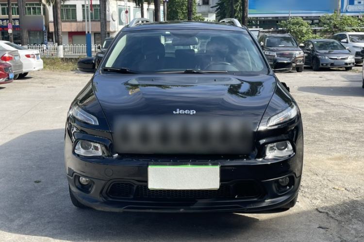 Used  Cherokee 2017 2.0L Superior Edition
