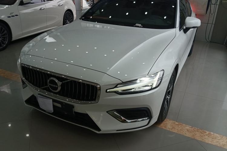 Used Volvo S60 2024 B4 Zhiyi Luxury Edition
