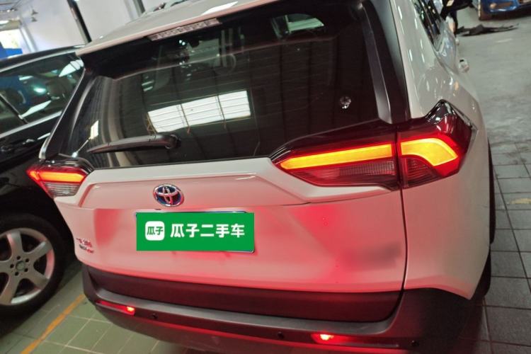 Used Toyota RAV4 2020 Dual-Engine 2.5L E-CVT 4x4 Elite PLUS Edition
