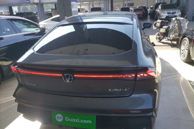 Used Changan UNI-V 2024 1.5T Prestige Edition
