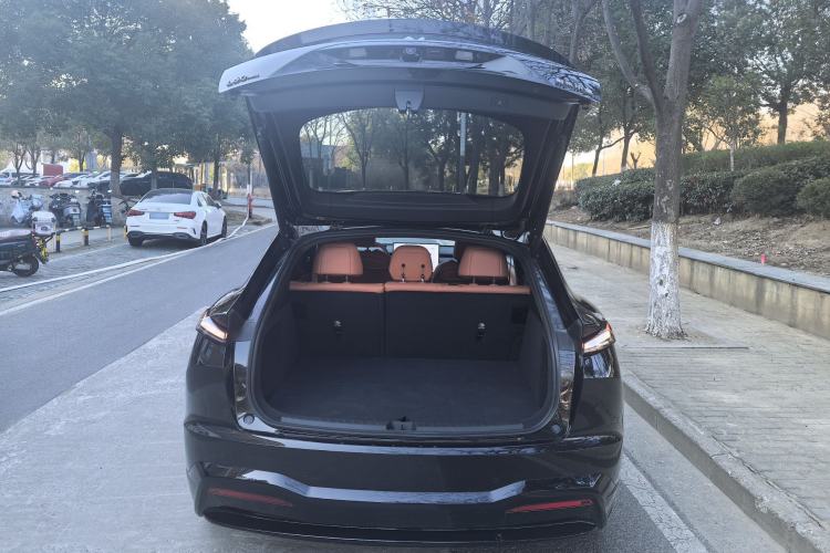 Used ONVO L60 2024 60 kWh All-Wheel Drive
