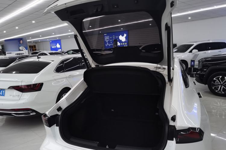 Used Changan UNI-V 2023 1.5T Prestige Model