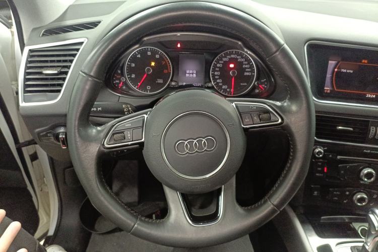 Used Audi Q5 2018 Collector's Edition 40 TFSI Ambition Model
