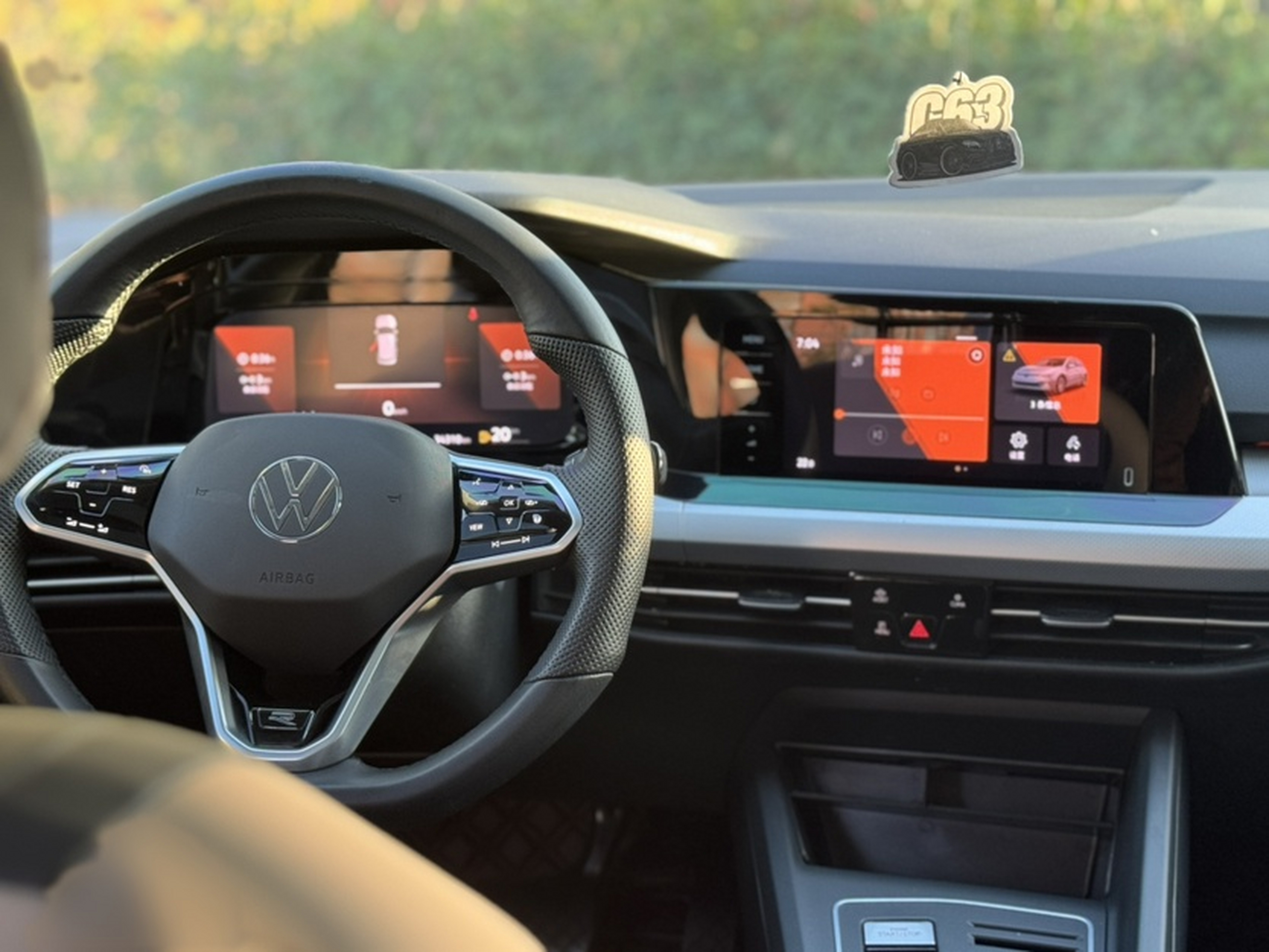 المقاعد الأمامية داخل السيارة