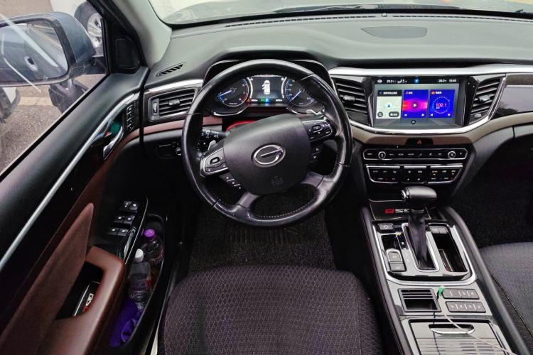 Used GAC Trumpchi GS8 2017 320T Two-Wheel Drive Luxury Smart Connectivity Version (7 Seats)
