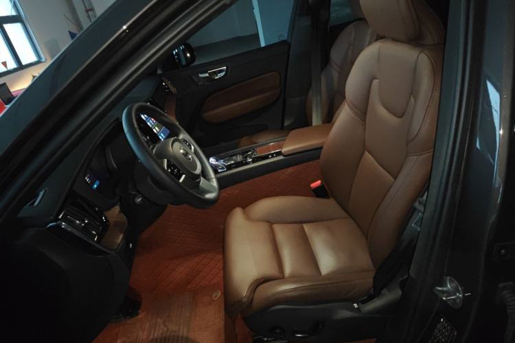 Used Volvo XC60 2024 B5 4x4 Smart Luxury Edition