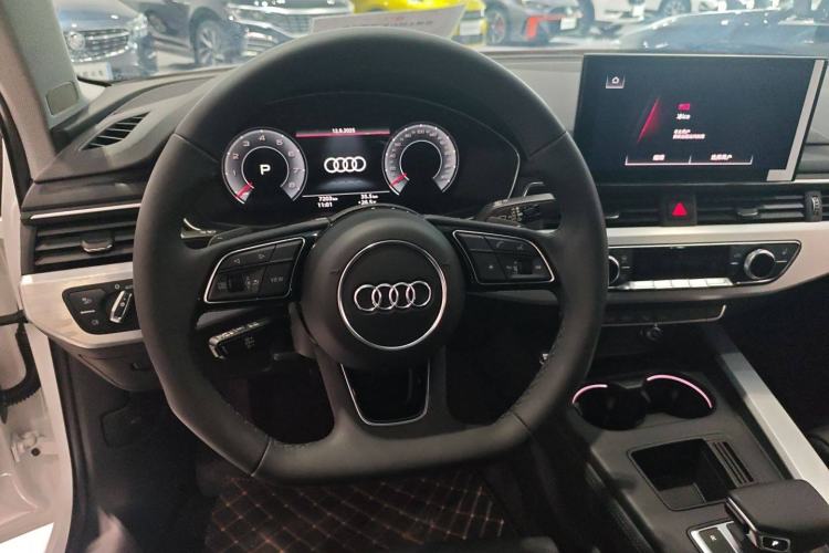 Used Audi A4L 2022 40 TFSI Luxury Dynamic Model
