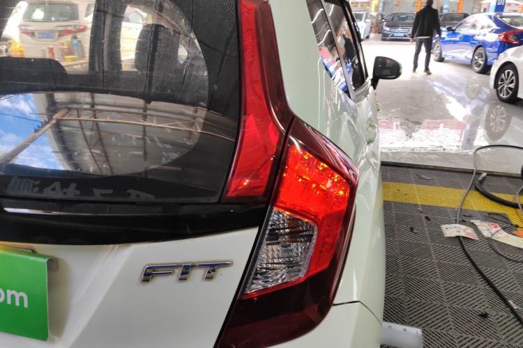 Used Honda Fit 2016 1.5L LX Manual Comfort Model
