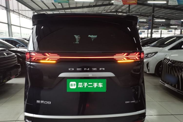 Used Denza D9 2022 DM-i 970 Four-Wheel Drive Prestige Model
