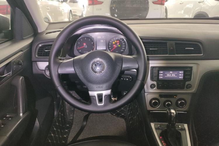 Used Volkswagen Gran Lavida 2013 1.4 TSI Automatic Comfort Model