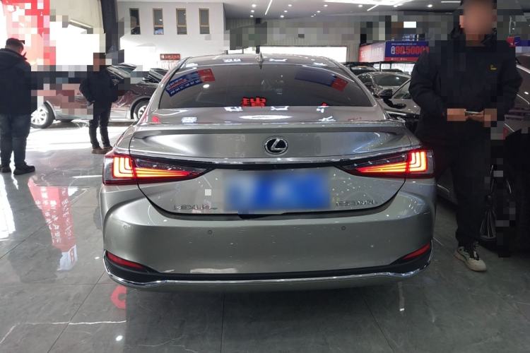 Used Lexus ES 2022 300h Excellence Edition
