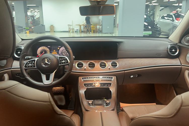 Used Mercedes-Benz E-Class 2019 E 260 L
