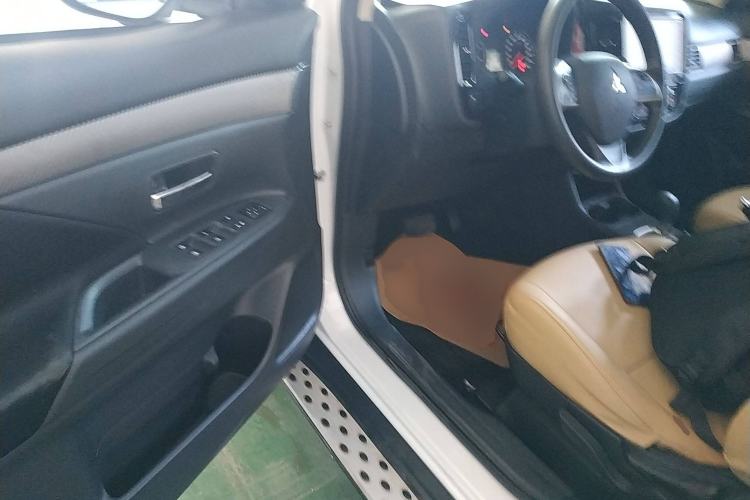 Used Mitsubishi Outlander 2016 2.0L Two-Wheel Drive Fashion Edition 5 Seats