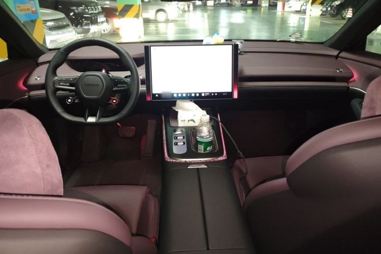 Used  SU7 2024 Rear-Drive Ultra-Long Range Advanced Pro-Level Intelligent Driving Version
