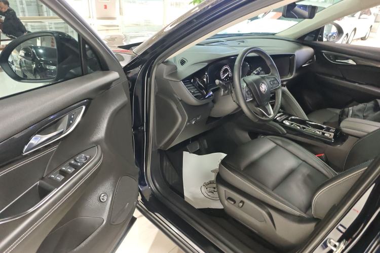 Used Buick Envision 2022 Encore Plus 652T Five-Seat Luxury Model

