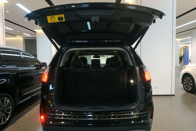 Used Ford Edge 2021 PLUS EcoBoost 245 Two-Wheel-Drive Titanium 7-Seater