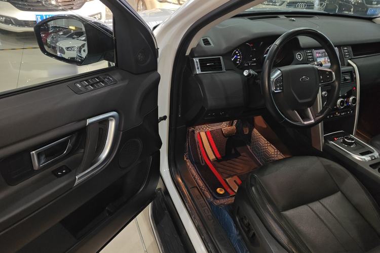 Used Land Rover Discovery Sport 2019 240 PS SE Version China VI Standard
