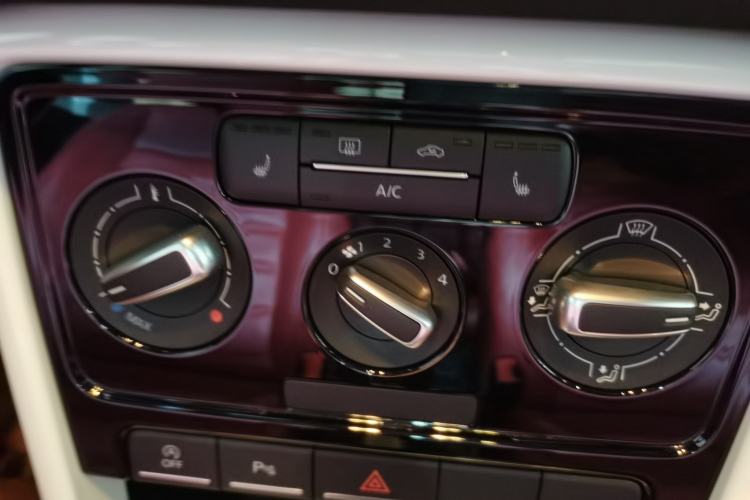 Used Volkswagen Beetle 2018 180TSI Shangle Model
