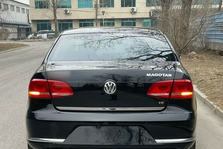 Used Volkswagen Magotan 2015 1.8TSI Advanced Model
