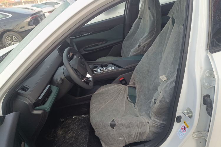 Used Changan UNI-V iDD 2024 Blue Whale Smart Electric iDD 136km ZhiKu Model