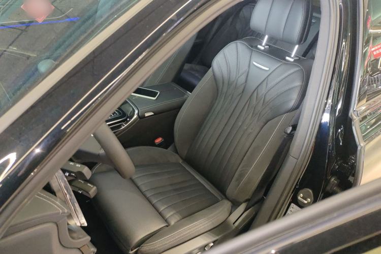 Used Hongqi H9 2024 2.0T Qixiang Private Style Edition
