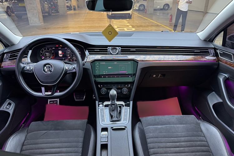 Used Volkswagen Magotan 2018 330TSI DSG Luxury Model
