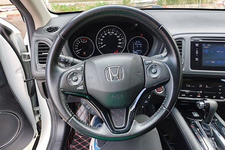 Used Honda Vezel 2015 1.8L CVT 2WD Luxury Model
