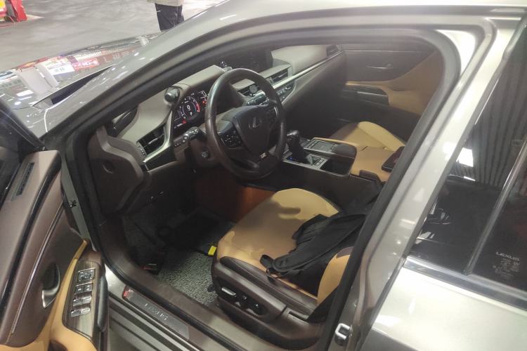 Used Lexus ES 2020 260 Excellence Edition