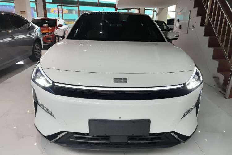 Used  L6 2023 125km MAX
