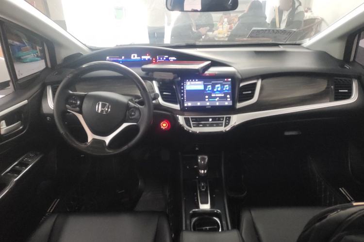 Used Honda Jade 2017 1.8L automatic Comfort version 5 seats
