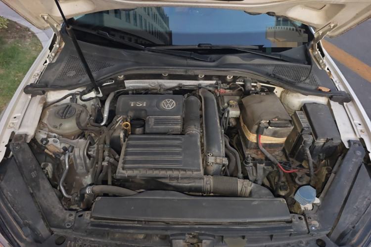 Used Volkswagen Lamando 2015 230TSI Manual Trend Edition
