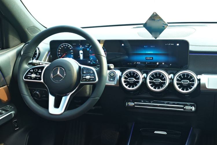 Used Mercedes-Benz GLB 2022 Updated GLB 200 Fashion Edition
