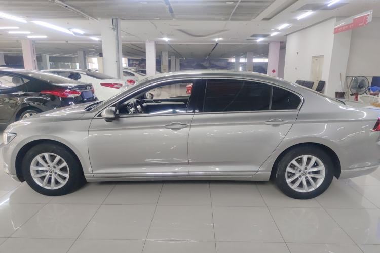 Used Volkswagen Magotan 2017 330TSI DSG Leading Model
