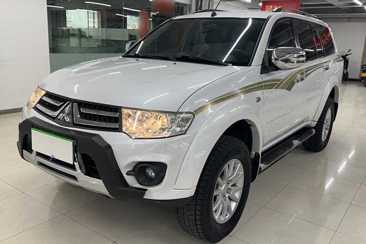 Used Mitsubishi Pajero Sport 2013 3.0L Automatic 4x4 Executive Edition
