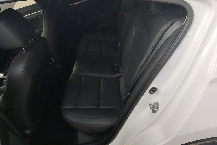 Used Hyundai Elantra 2016 1.6L Automatic ZhiXuan · Luxury Version