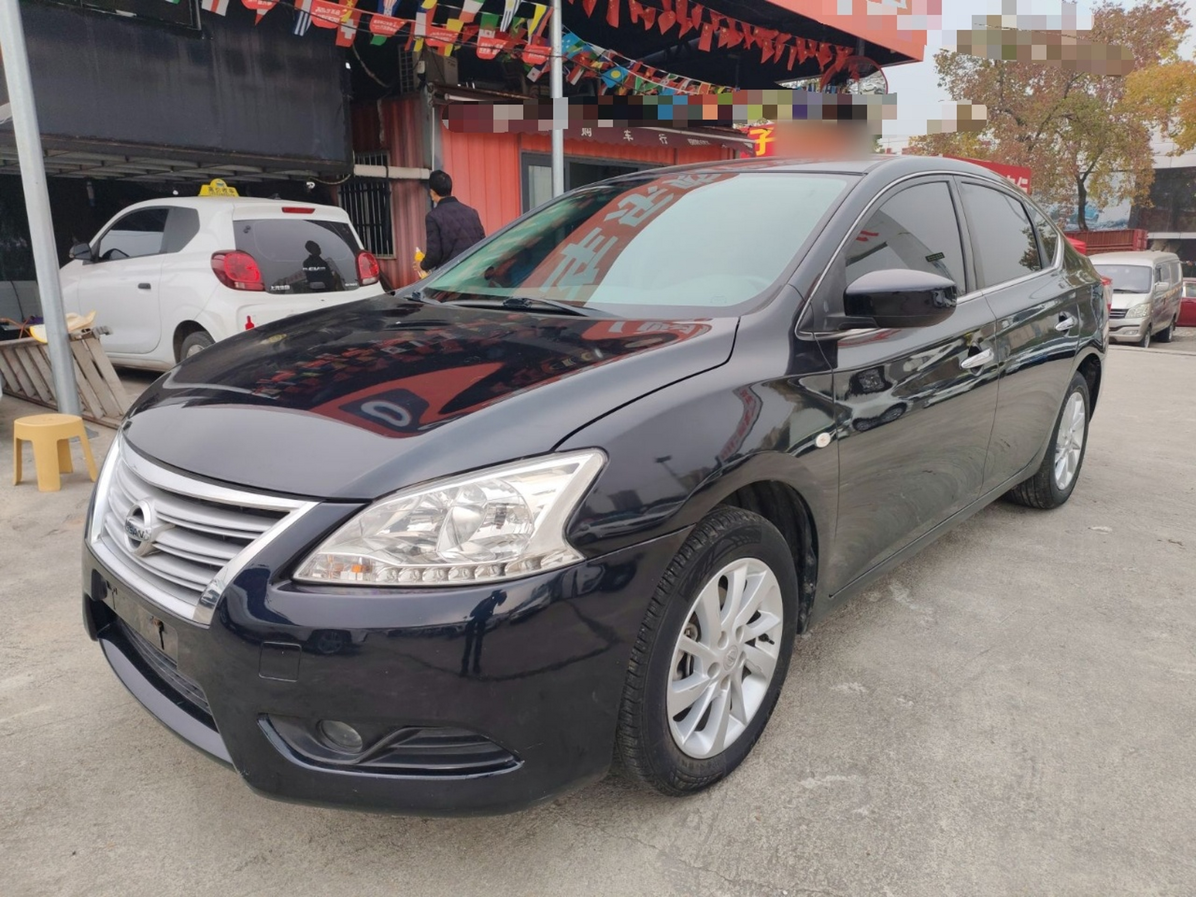 Под передней частью автомобиля