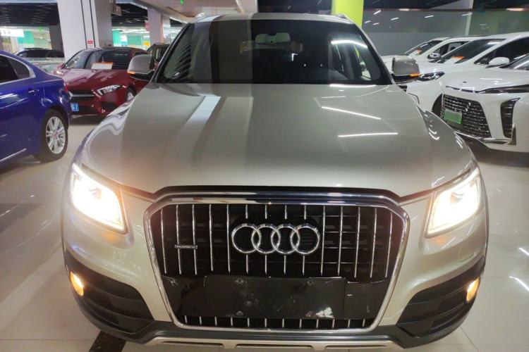 Used Audi Q5 2017 Plus 40 TFSI Technology Model
