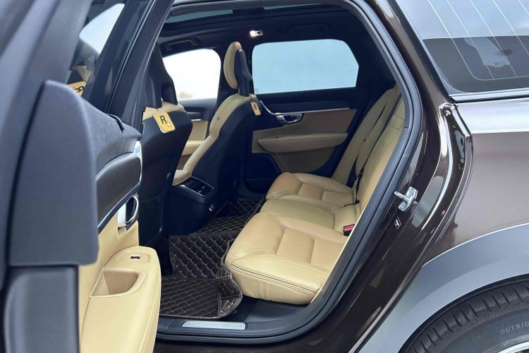 Used Volvo V90 2017 Cross Country T5 AWD Smart Range Edition
