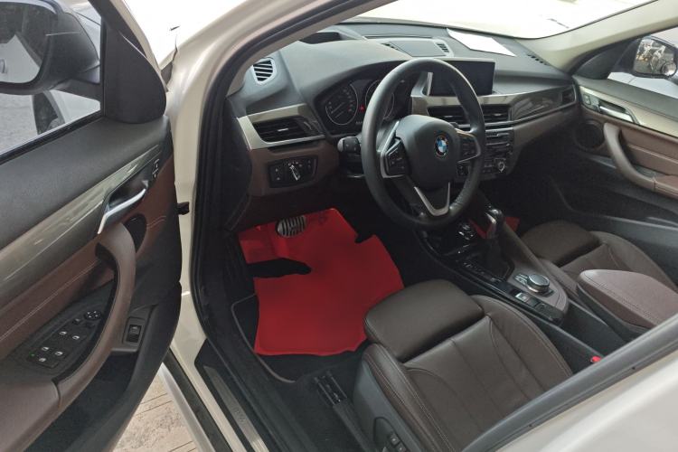 Used BMW X1 2016 xDrive20Li Luxury Model
