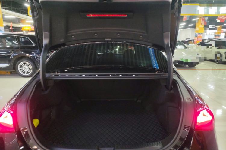 Used Mercedes-Benz E-Class 2025 Facelift E 300 L Luxury Edition