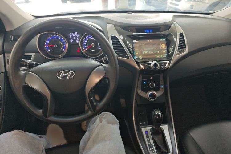 Used Hyundai Elantra 2016 1.6L Automatic Smart Version
