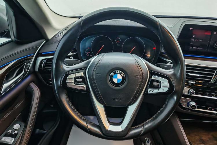 Used BMW 5 Series 2019 Facelifted 525Li Luxury Package
